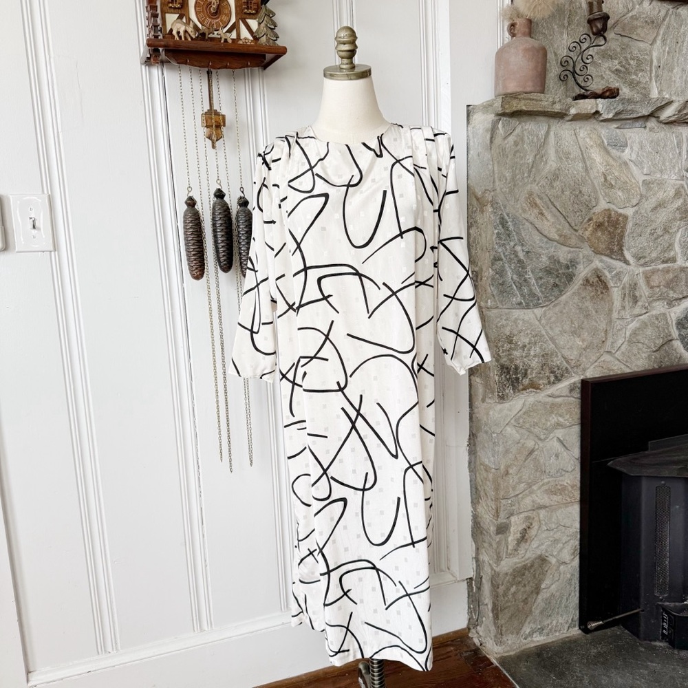 Vintage 80s White Black Brocade Abstract Print Midi Dress
